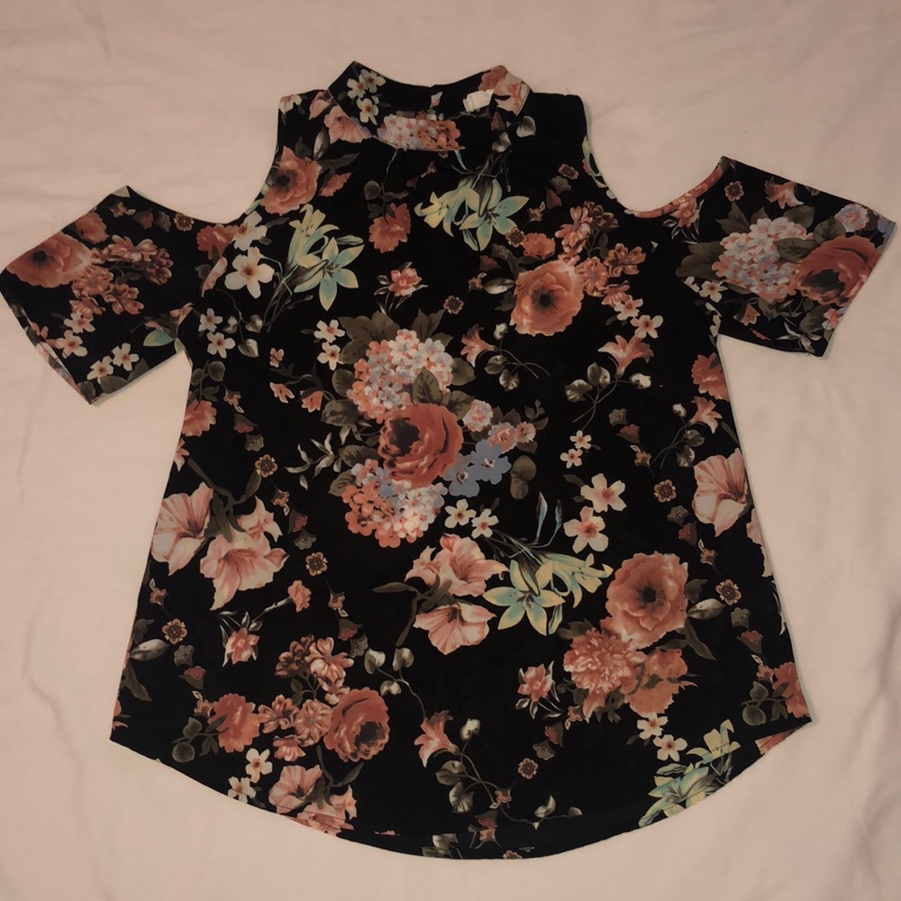Cold shoulder top